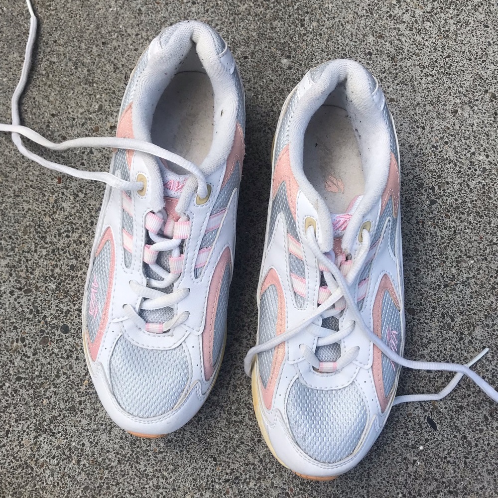 Women’s size 6 Avia Athletic Shoes
